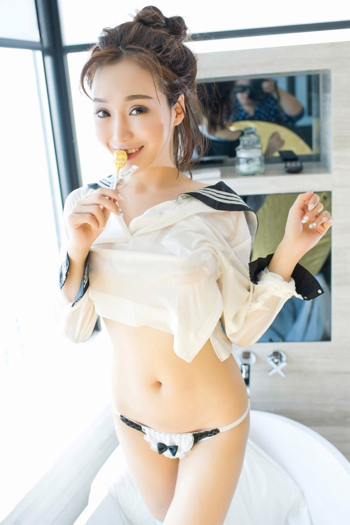 可爱学生妹顾灿制服湿身秀白嫩美乳(图11)