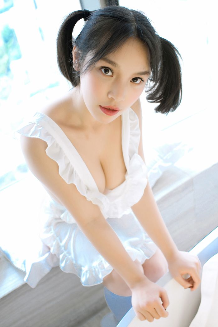 童颜巨乳小纯子纯白制服诱惑动人(图22)